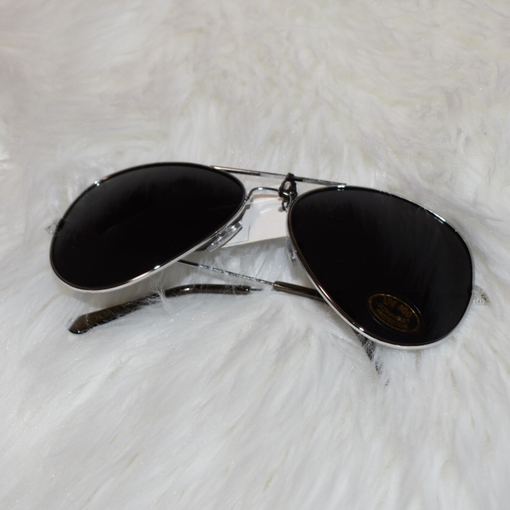 Black Aviator Sunglasses - Picture 4 of 5